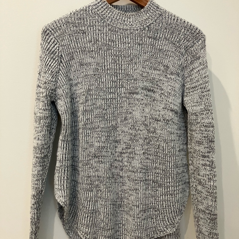 Women’s Gray Knit Sweater